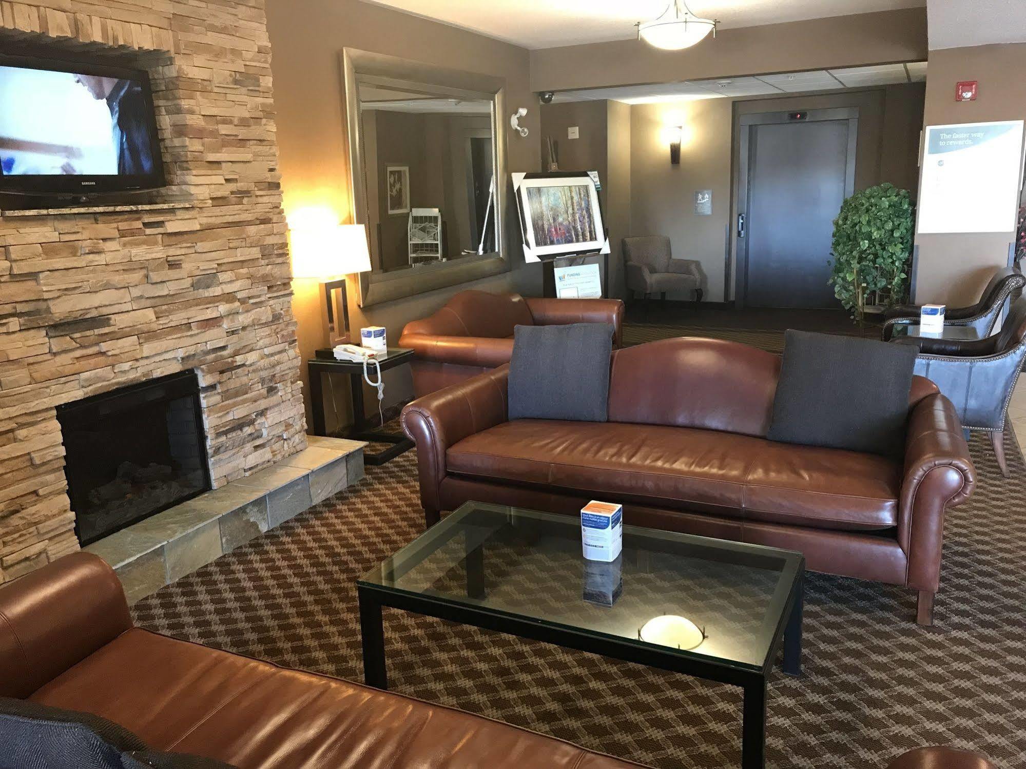 Comfort Inn & Suites Airdrie Εξωτερικό φωτογραφία